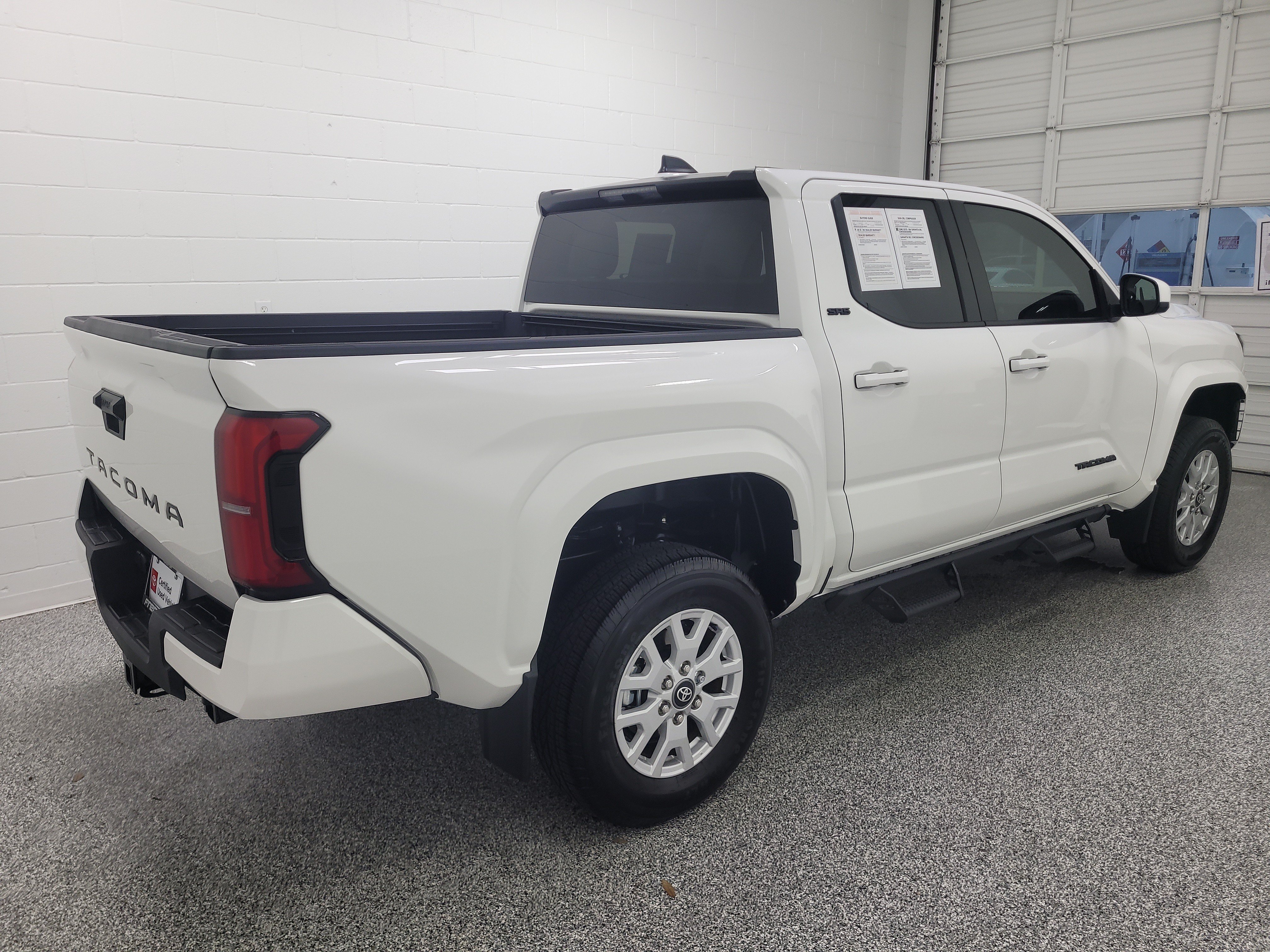 Used 2024 White Toyota SR5 image 4