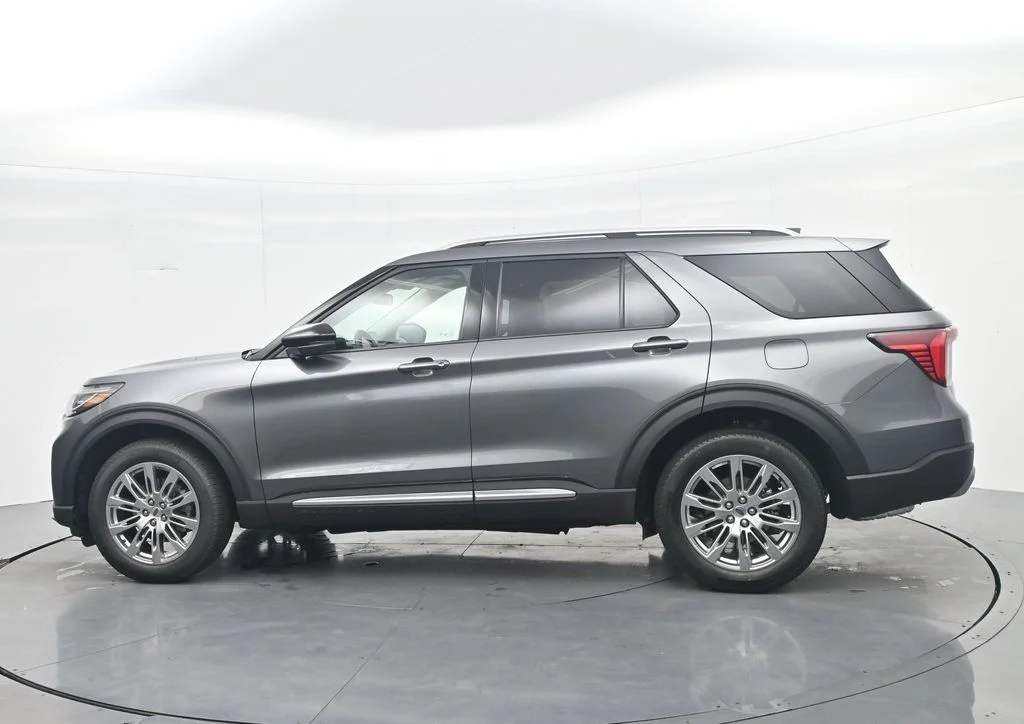 New 2026 Carbonized Gray Metallic Ford Platinum™ image 10