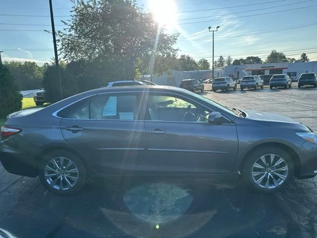 Used 2015 Gray Toyota XLE image 8