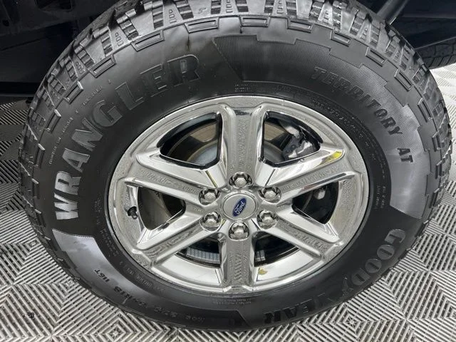 Used 2025 Black Ford XLT image 9