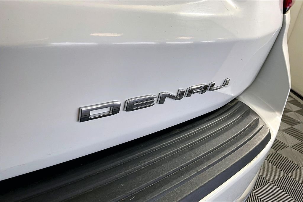 Used 2024 White GMC Denali image 23