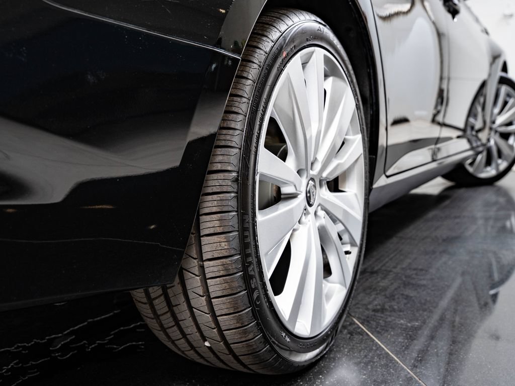 Used 2019 Super Black Nissan 2.5 SR image 46