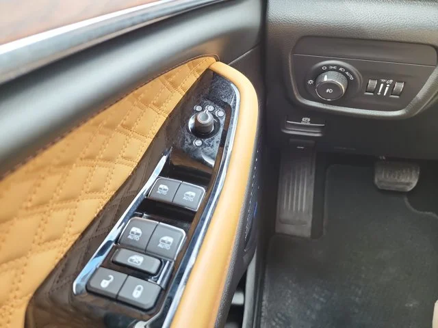 Used 2025 Red Jeep Summit image 15