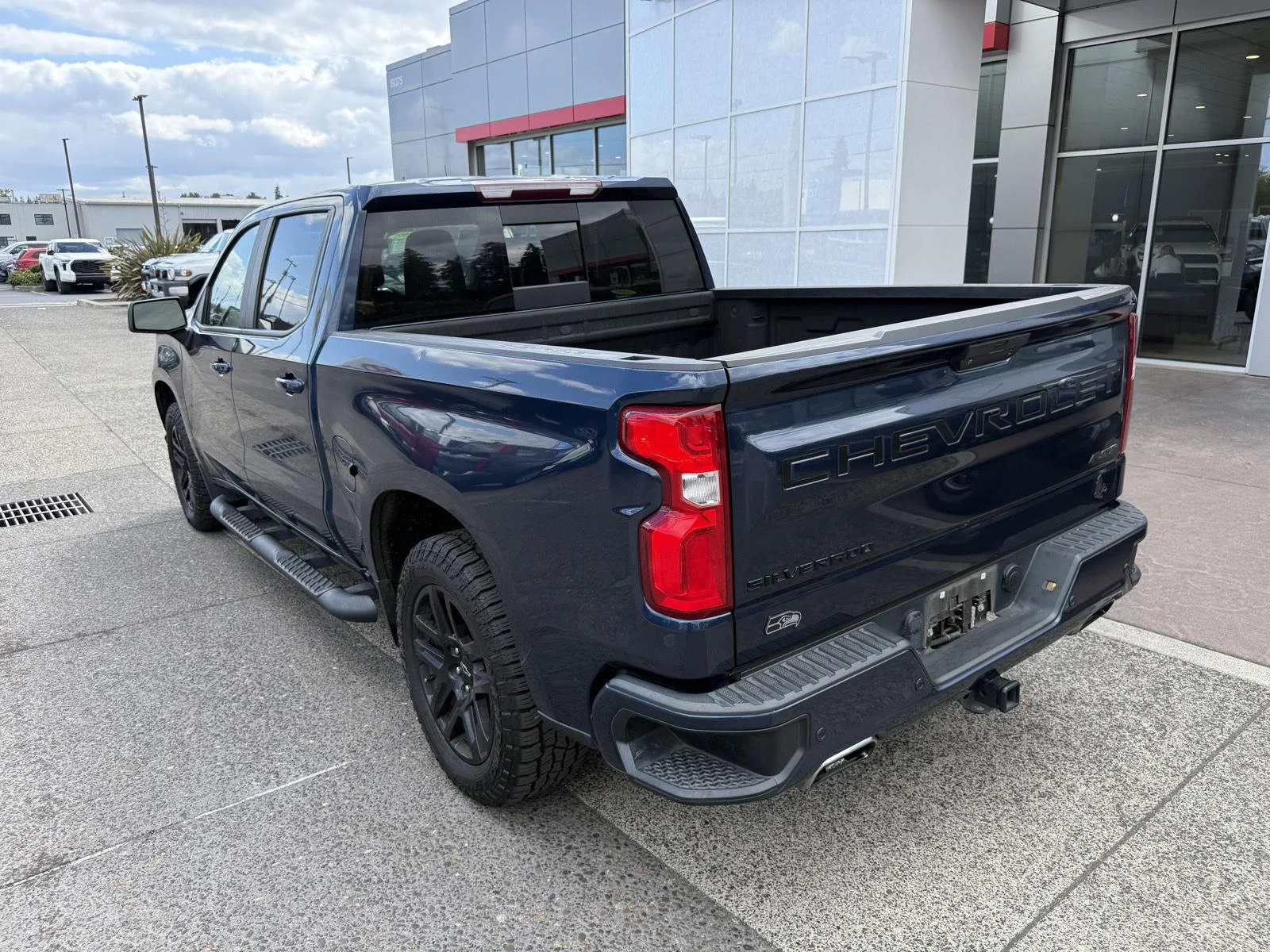 Used 2022 Northsky Blue Metallic Chevrolet RST image 4