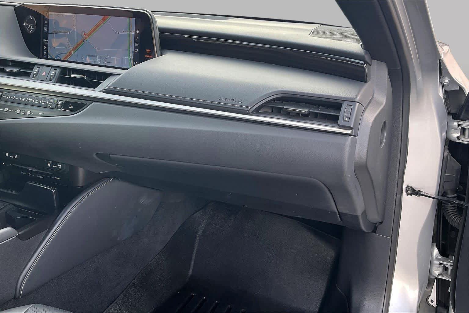 Used 2019 Silver Lining Metallic Lexus  image 18