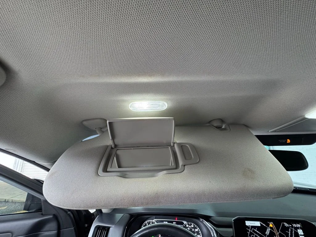 Used 2022 Gray Nissan SL image 39