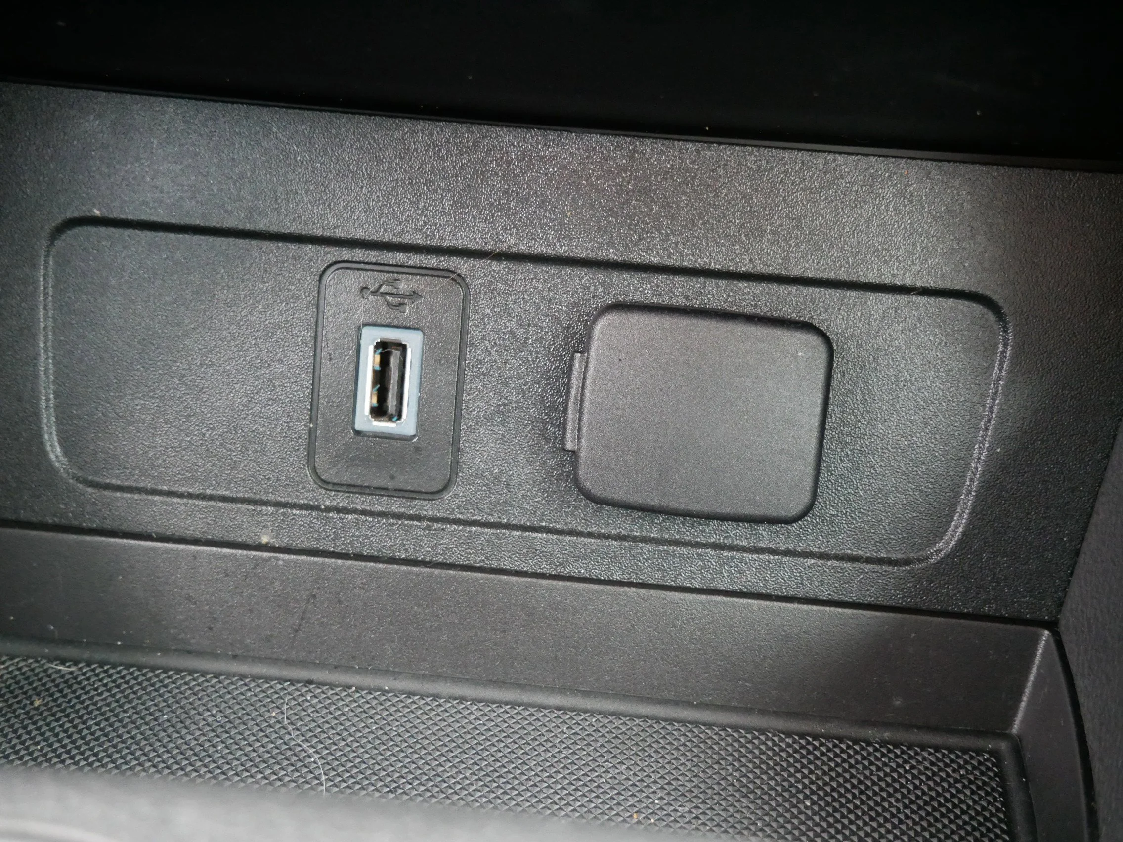 Used 2019 Magnetic Ford S image 30