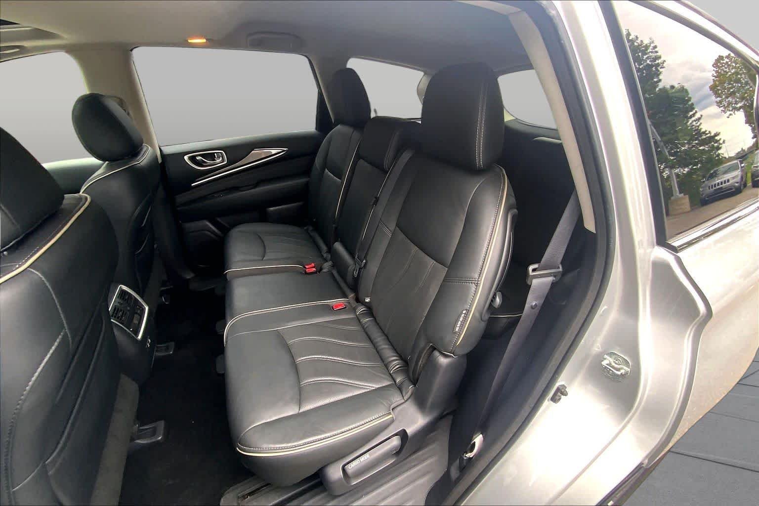 Used 2019 Liquid Platinum INFINITI LUXE image 20