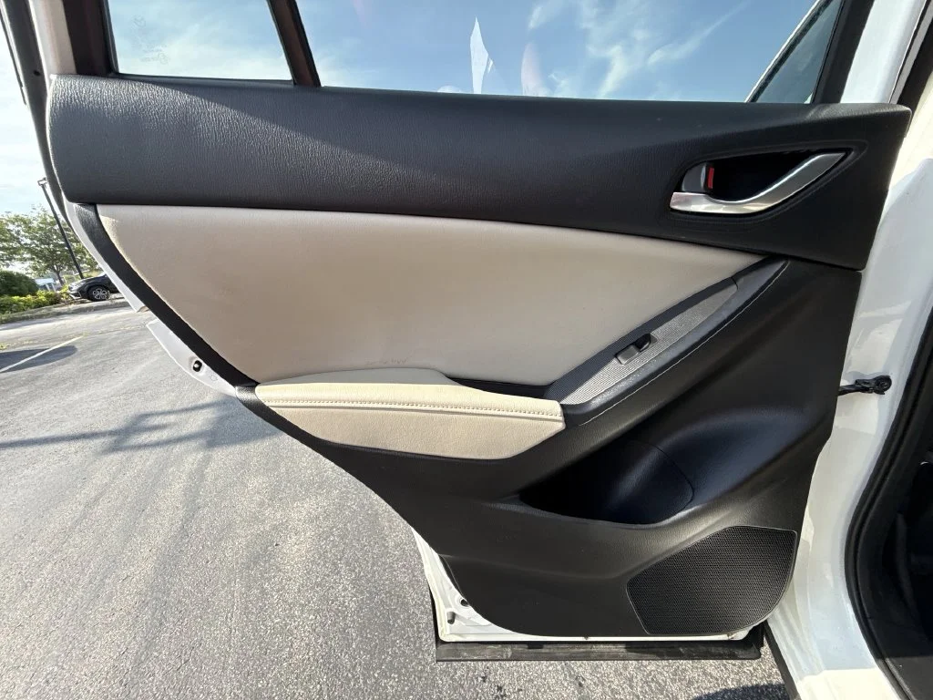 Used 2015 White Mazda Grand Touring image 23