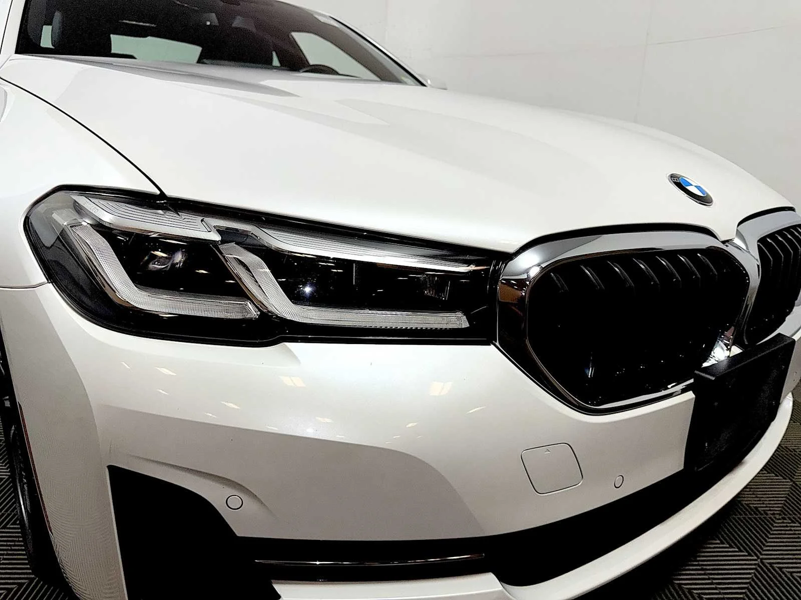 2023 BMW 5 Series 540i - Photo 25