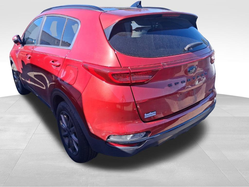 Used 2022 Red Kia Nightfall image 4