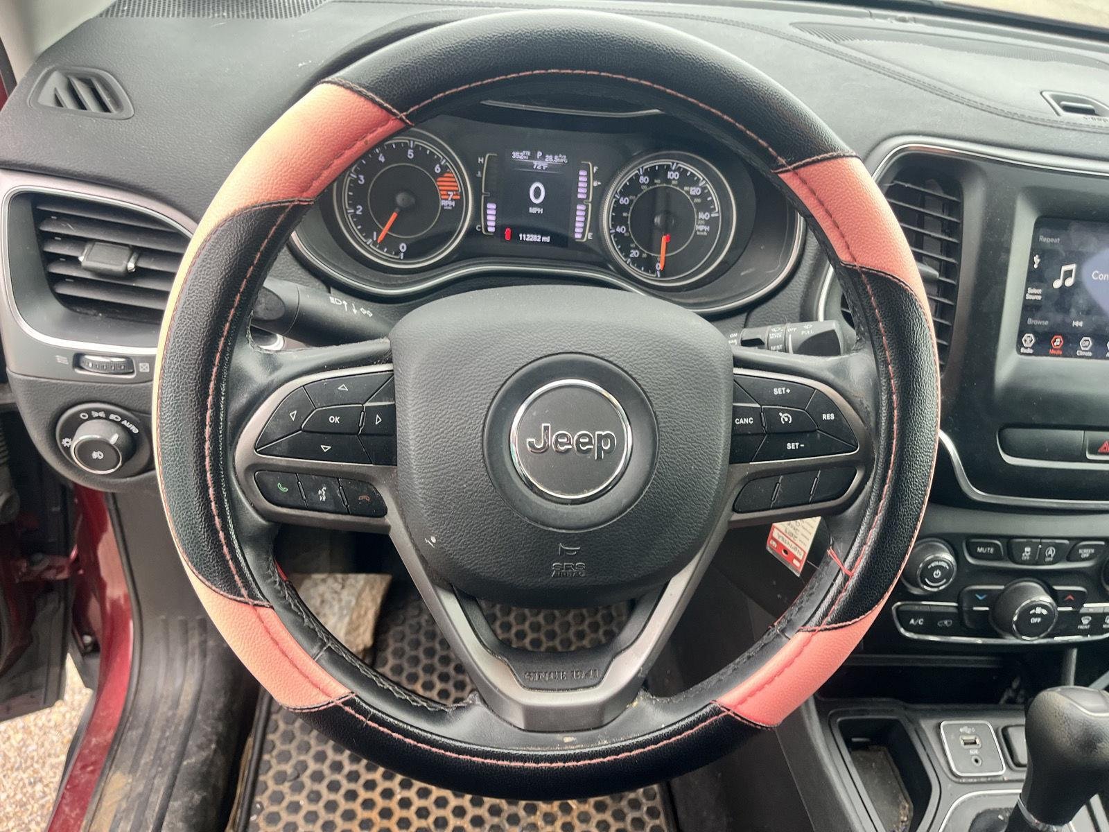Used 2019 Velvet Red Pearlcoat Jeep Latitude image 15