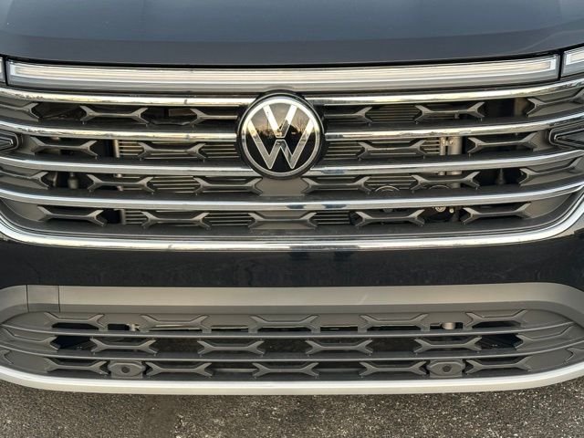 New 2026 Deep Black Pearl Volkswagen 2.0T SE w/Technology image 8