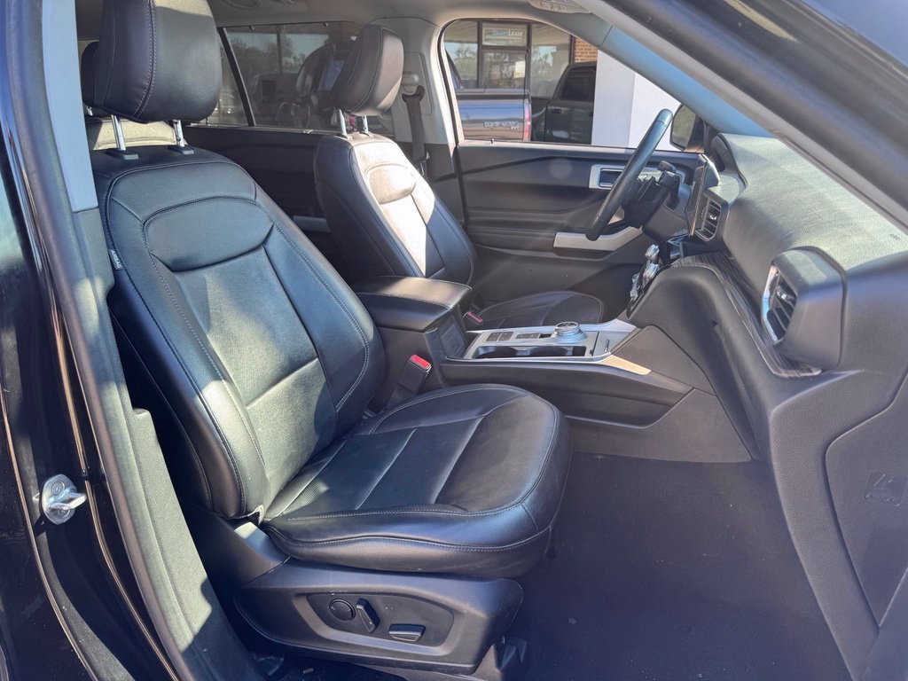 Used 2021 Black Ford Limited image 22