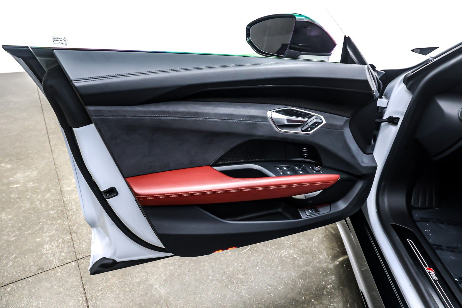 2024 Audi e-tron GT Prestige - Photo 22