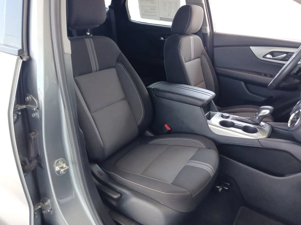 Used 2025 Sterling Gray Metallic Chevrolet 2LT image 27