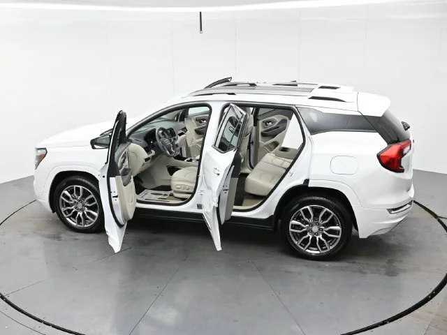 Used 2023 SUMMIT WHITE GMC Denali image 45