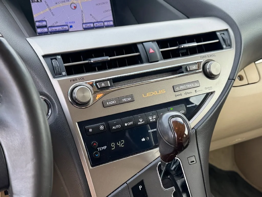 Used 2013 White Lexus 350 image 23