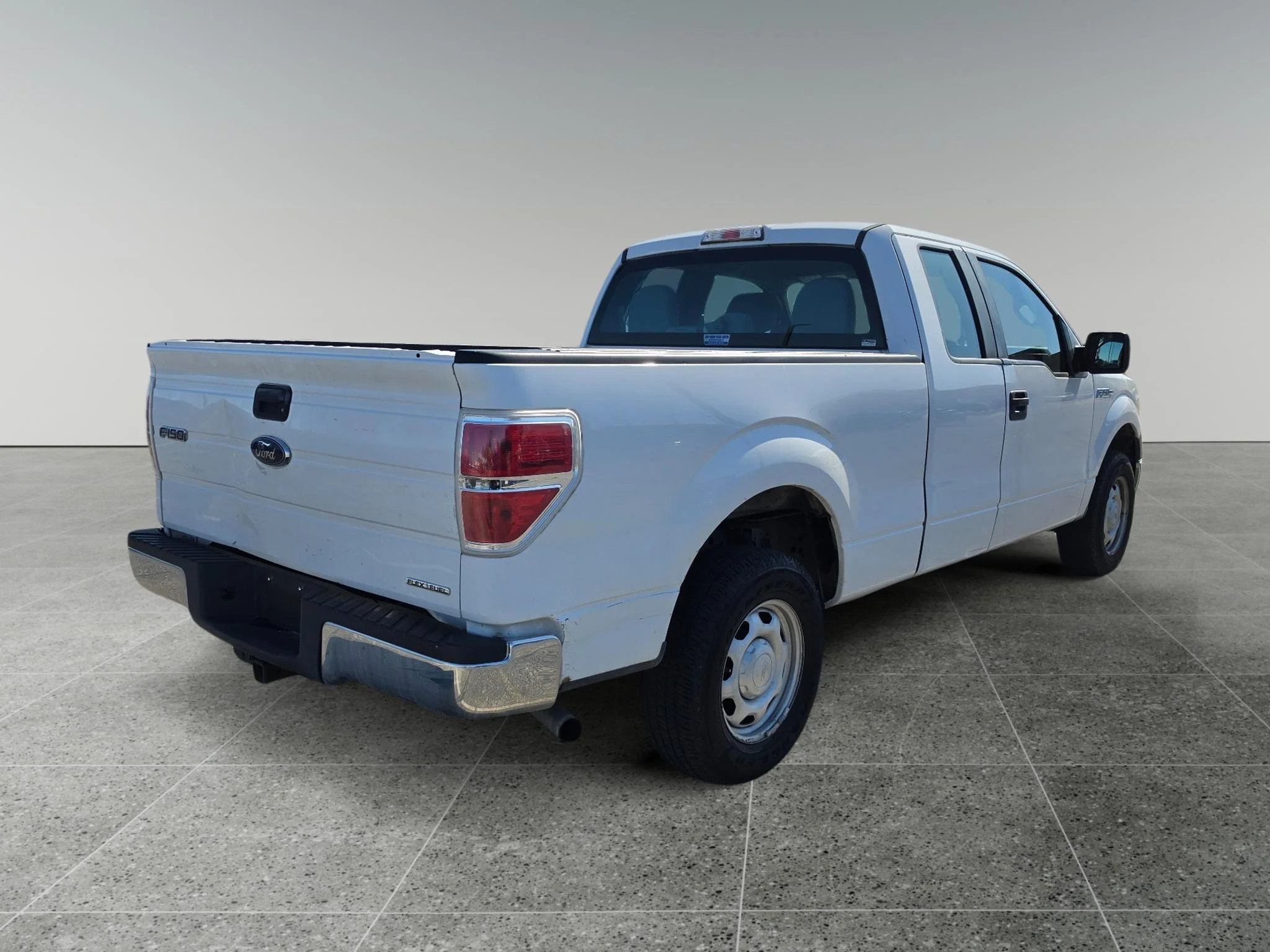 Used 2014 Oxford White Ford XL image 6