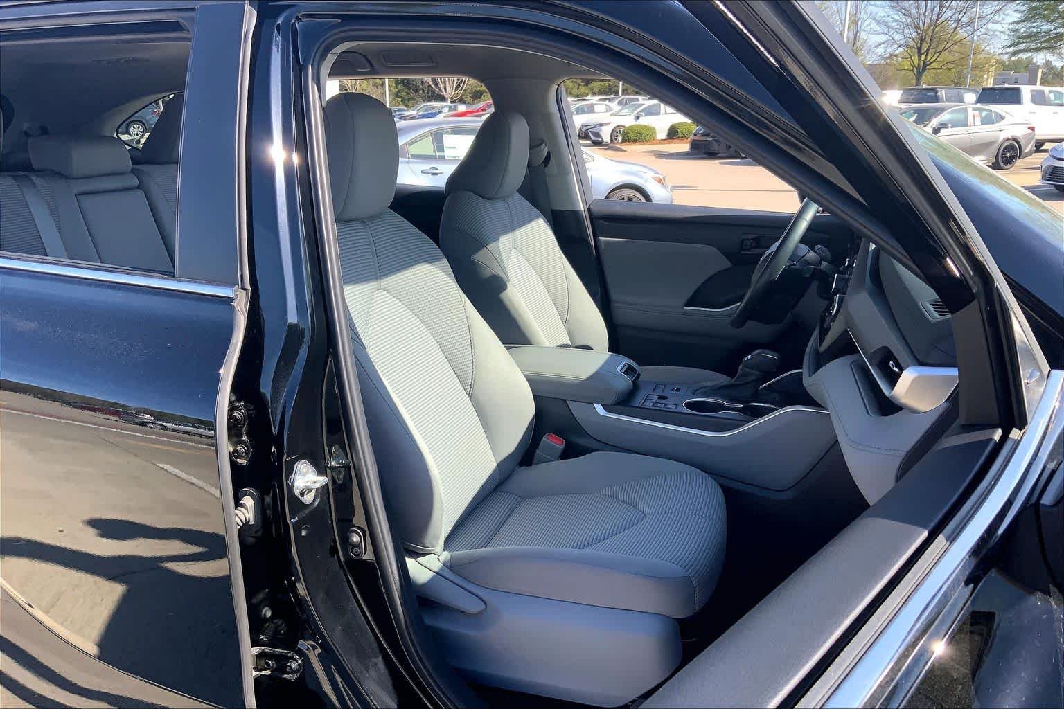 Used 2023 Midnight Black Metallic Toyota LE image 17