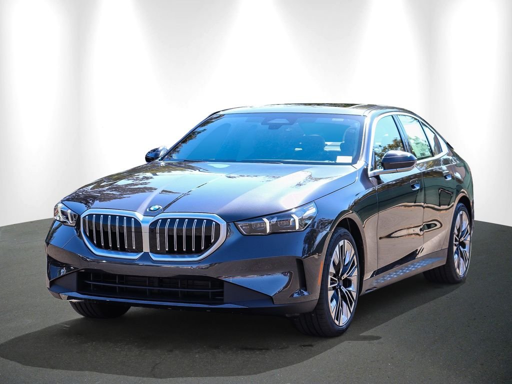 New 2027 Dark Graphite Metallic BMW 530i image 3