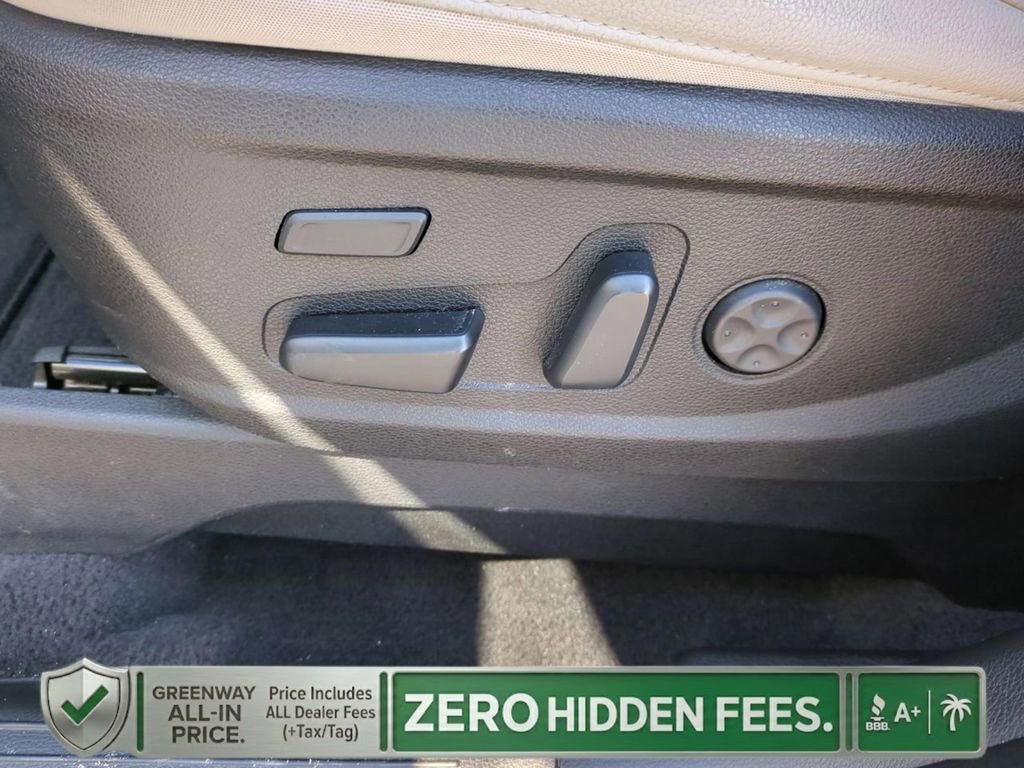 Used 2023 Everlasting Silver Kia SX image 18