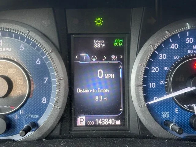 Used 2018 White Toyota XLE image 14