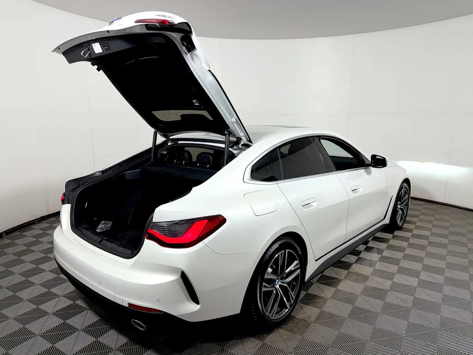2025 BMW 4 Series 430i - Photo 23