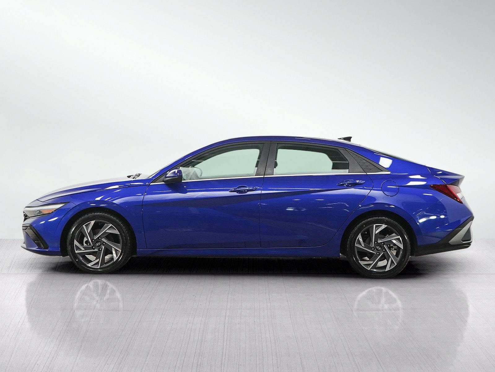 Certified 2025 Hyundai Elantra SEL with VIN KMHLS4DG0SU999717 for sale in Minneapolis, Minnesota