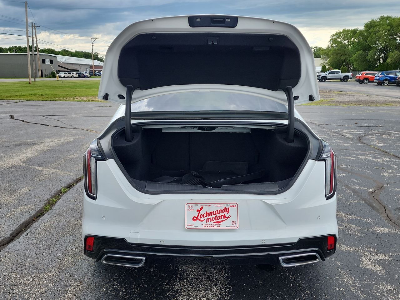 Used 2023 White Cadillac Sport image 24