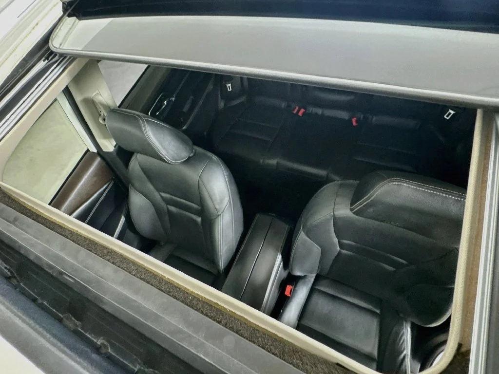 Used 2021 White Nissan SL image 25