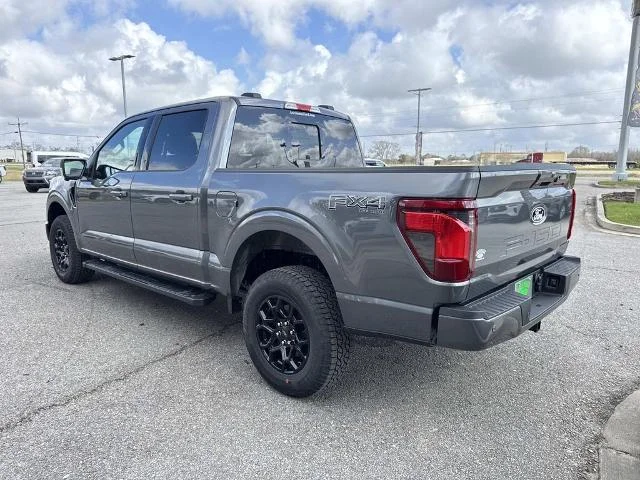 New 2026 Carbonized Gray Metallic Ford XLT image 4