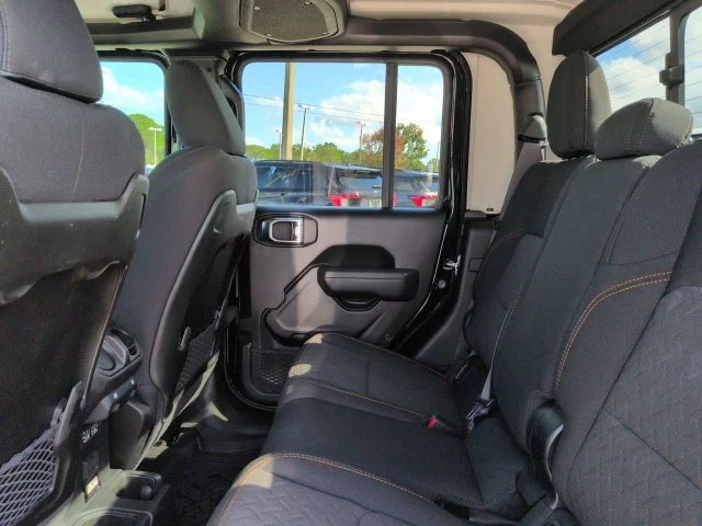 Certified Used 2025 Black Clearcoat Jeep Mojave image 14