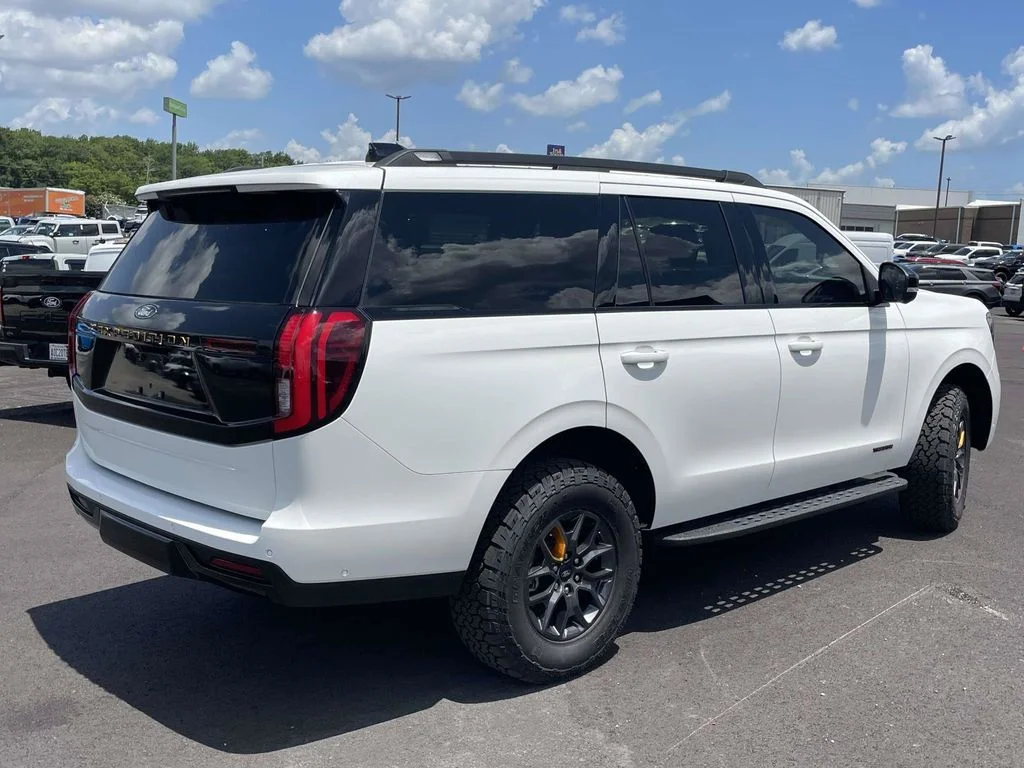 New 2025 Star White Metallic Tri-Coat Ford TREMOR® image 3