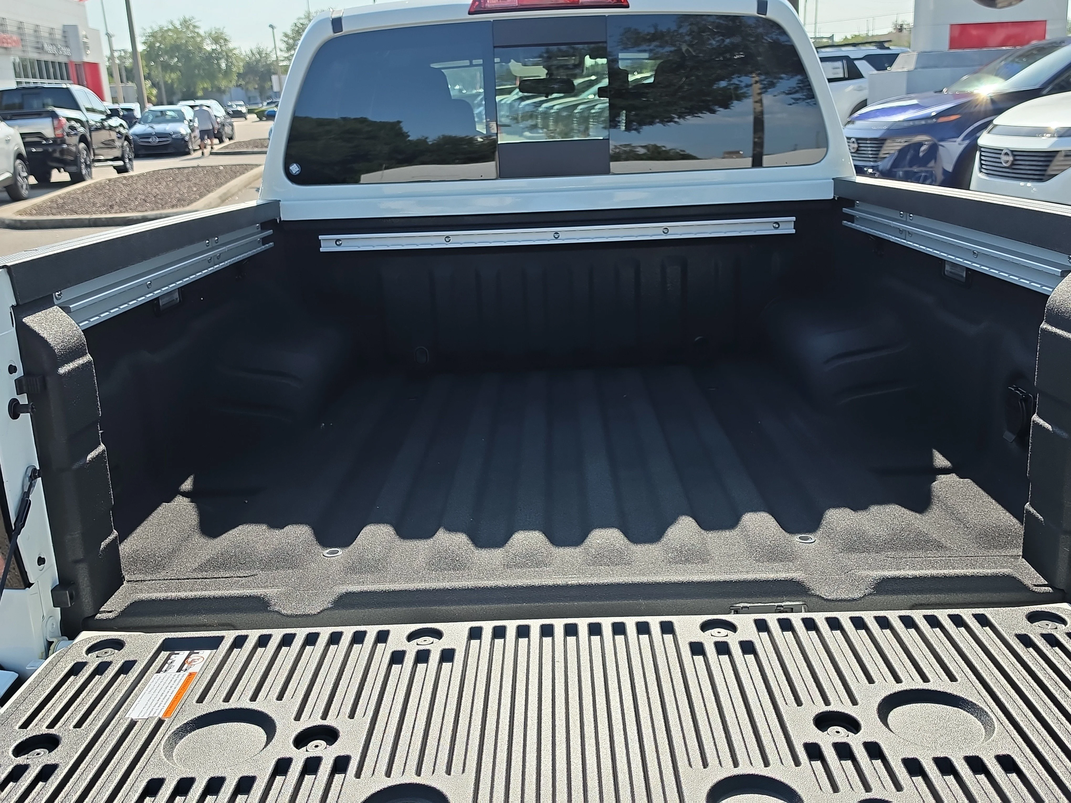New 2026 Glacier White Nissan Crew Cab SV image 10