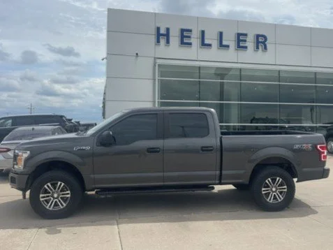 Used 2019 Magnetic Metallic Ford XL image 3