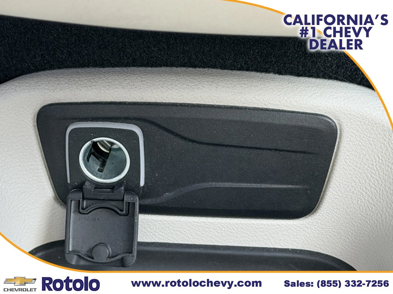 Used 2023 Silver Mist Clearcoat Chrysler Hybrid Touring L image 28