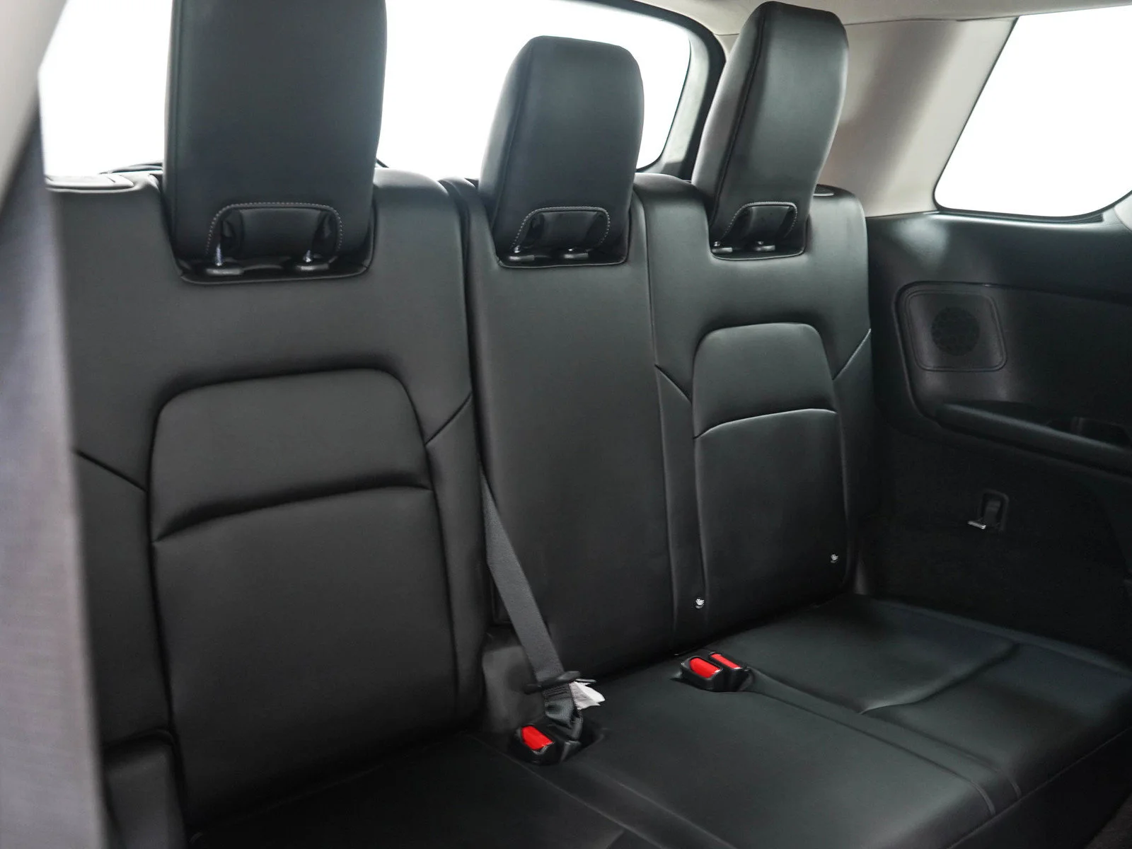 Used 2022 Deep Ocean Blue Pearl Nissan Platinum image 14