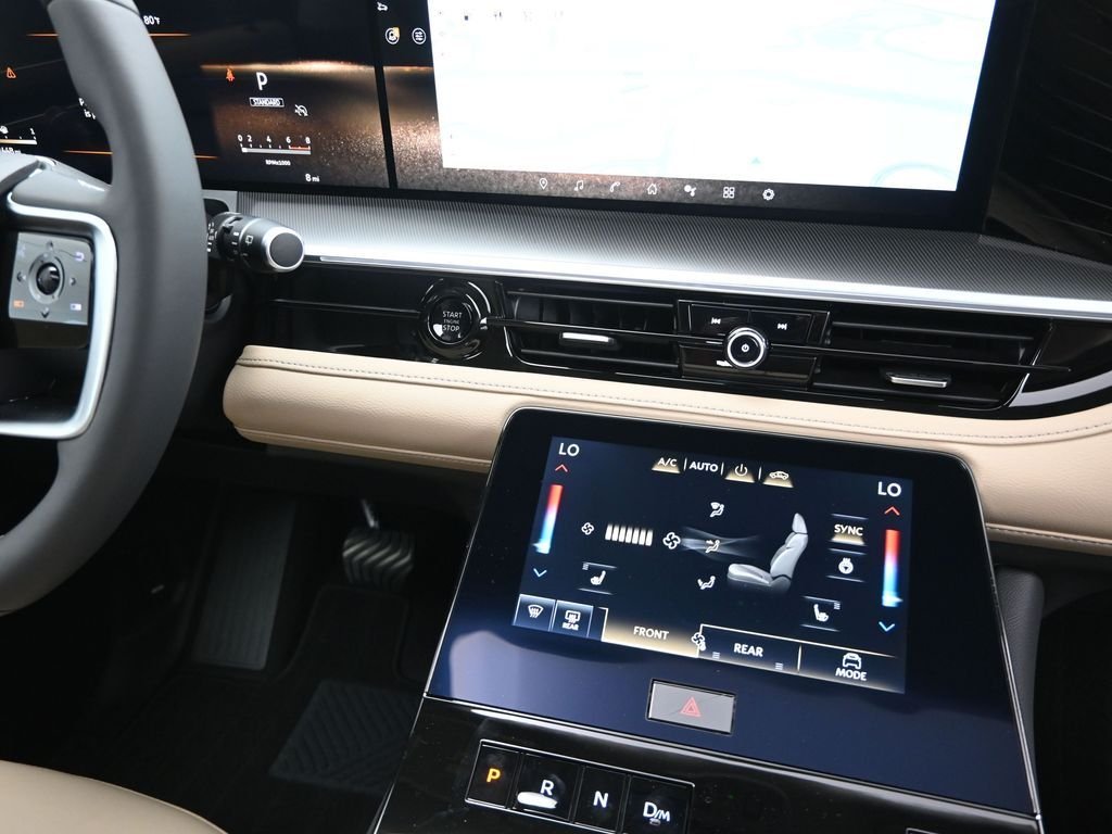 New 2026 RADIANT WHITE INFINITI Pure 2WD image 31