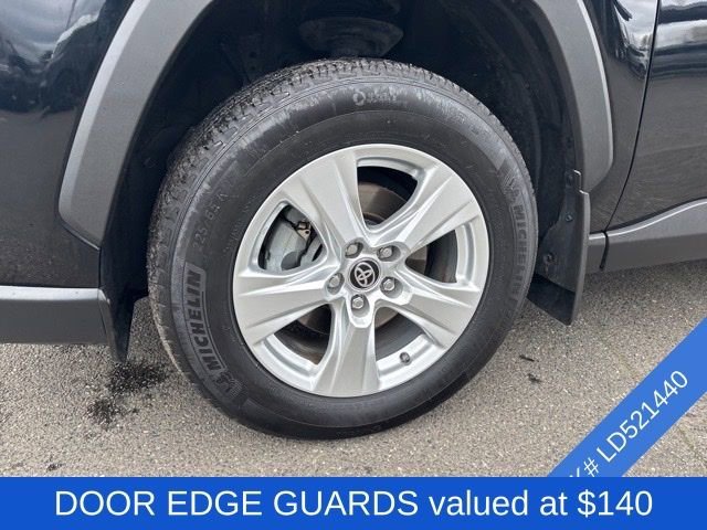 Used 2020 Midnight Black Metallic Toyota XLE image 4