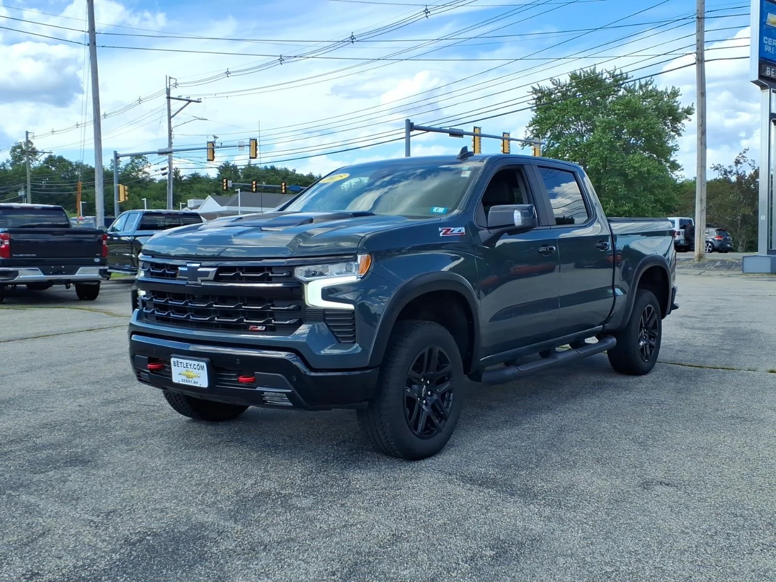 Used 2025 Cypress Gray Chevrolet LT Trail Boss image 9
