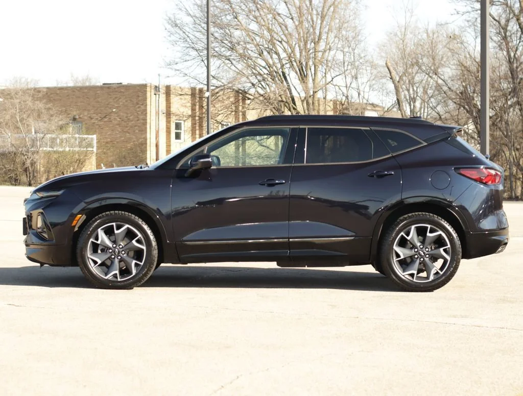 Used 2020 Midnight Blue Metallic Chevrolet RS image 4