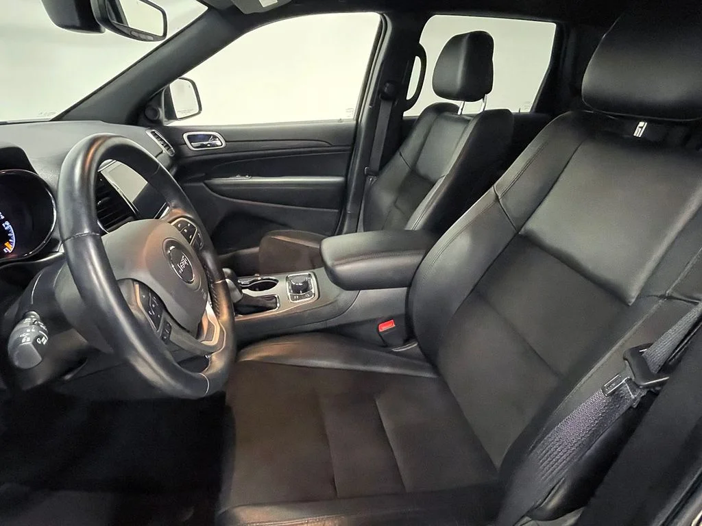 Used 2022 Black Jeep Laredo X image 3