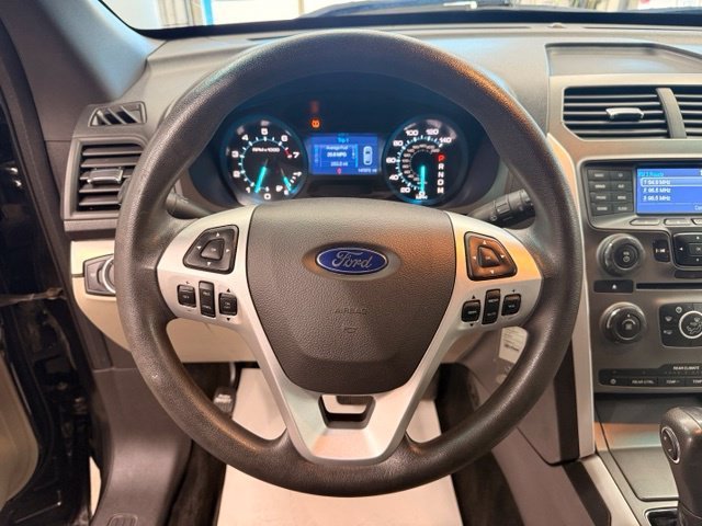 Used 2015 Red Ford Base image 11