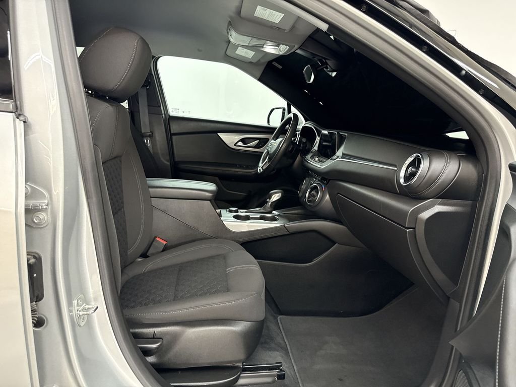 Used 2022 Silver Ice Metallic Chevrolet LT image 18