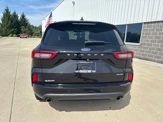 Certified Used 2024 Agate Black Metallic Ford ST-Line image 8