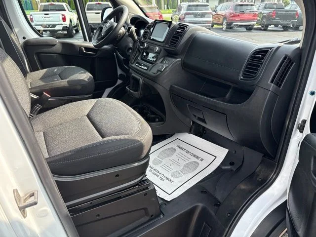 Used 2023 White Ram Base image 11