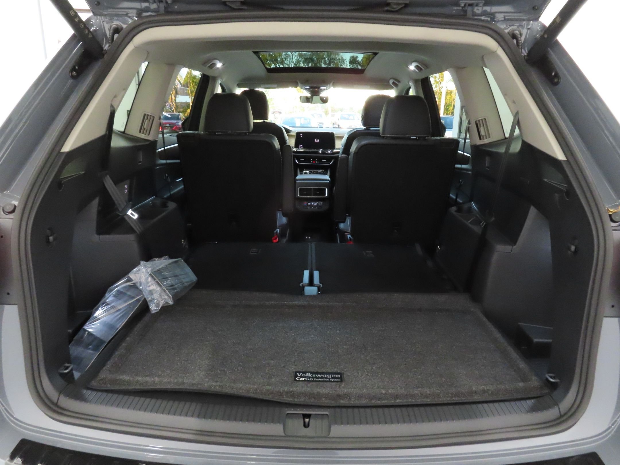 Used 2026 Gray Volkswagen 2.0T SE w/Technology image 23
