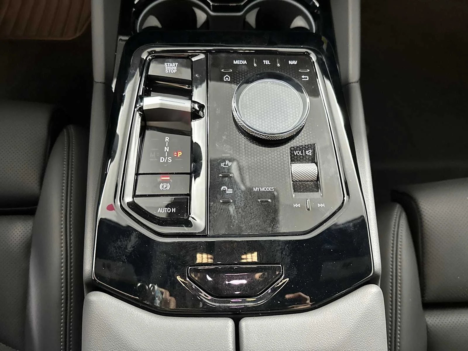 2026 BMW 5 Series 530i - Photo 16