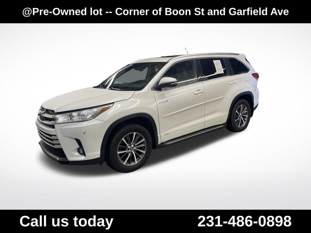 Used 2017 White Toyota XLE image 1